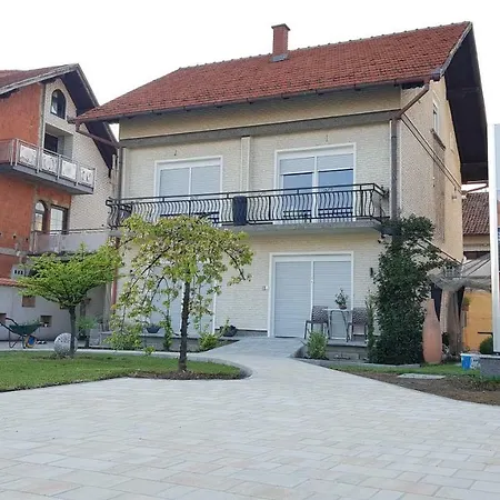 Apartment Plaza: Private Spa Retreat with Luxury Amenities Slavonski Brod Exterior photo
