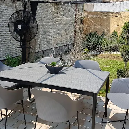 Apartment Plaza: Private Spa Retreat with Luxury Amenities Slavonski Brod Exterior photo