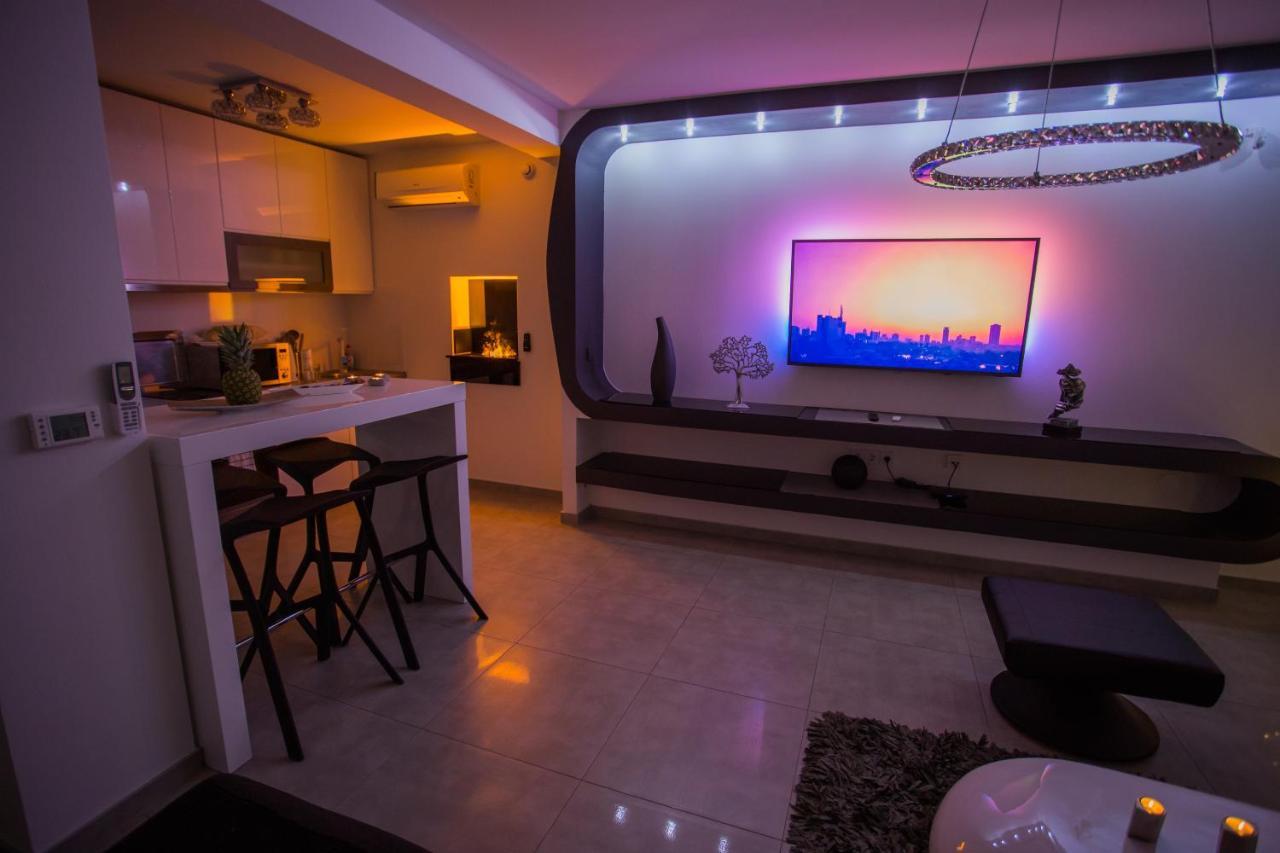 Plaza: Private Retreat With Luxury Amenities * Slavonski Brod