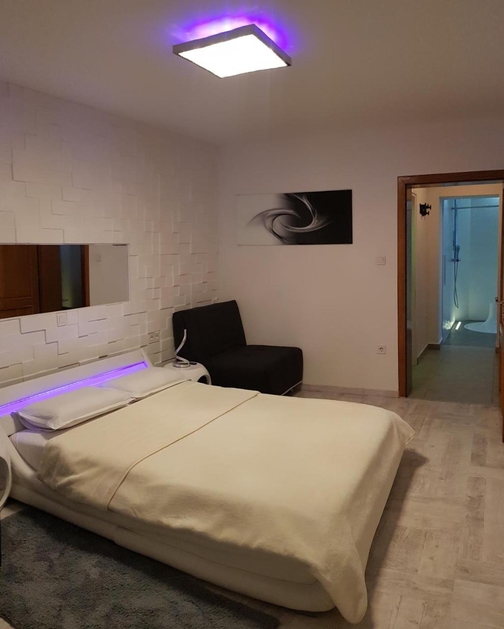 Plaza: Private Retreat With Luxury Amenities * Slavonski Brod