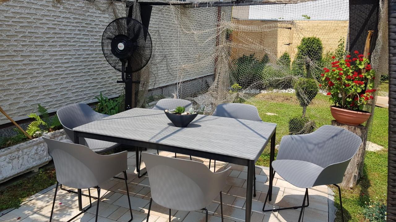Plaza: Private Retreat With Luxury Amenities Apartment Slavonski Brod